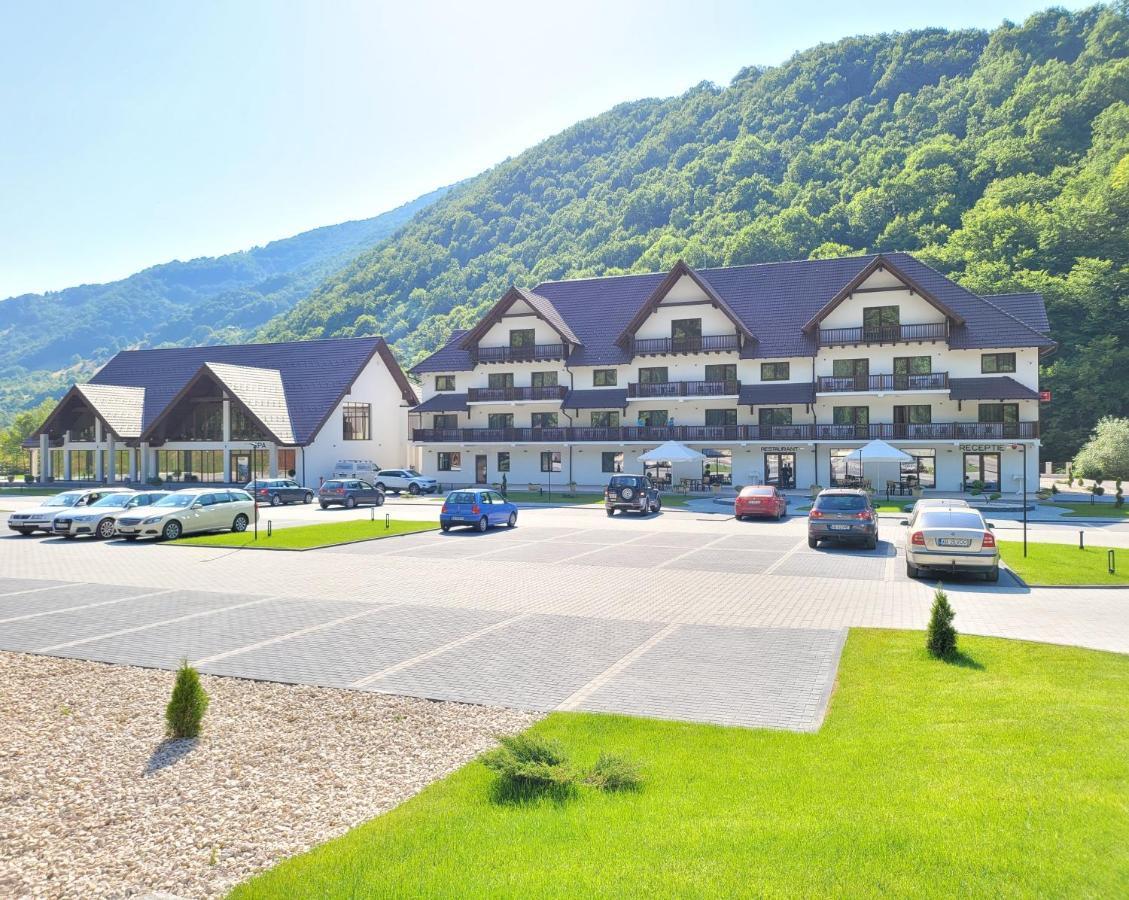 Nedei Hotel&Spa Transalpina Martinie Eksteriør billede