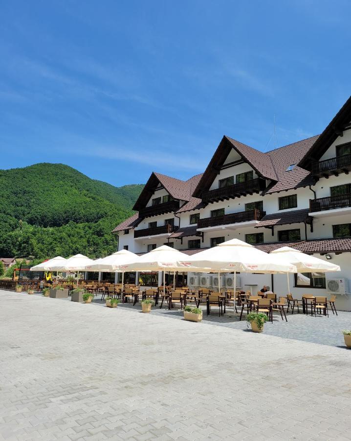 Nedei Hotel&Spa Transalpina Martinie Eksteriør billede